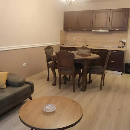 Zaro Aparthotel *