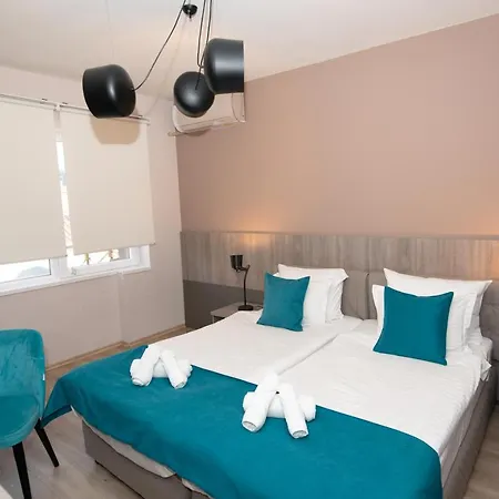 Zaro Aparthotel